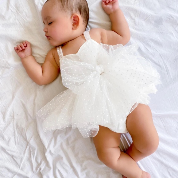 Arabella and Rose wildflower white romper size 18 months - Picture 1 of 3